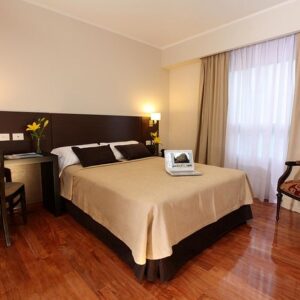 EUROPLAZA HOTEL & SUITES
