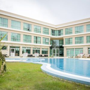 HOWARD JOHNSON BY WYNDHAM NEUQUÉN