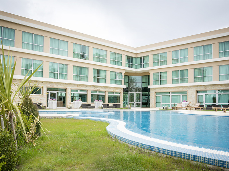 HOWARD JOHNSON BY WYNDHAM NEUQUÉN