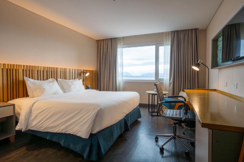 HAMPTON BY HILTON BARILOCHE