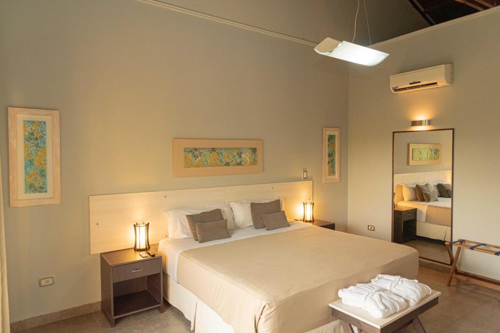 HOTEL VILLAGE CATARATAS